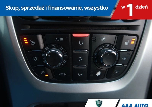 Opel Astra cena 30000 przebieg: 175786, rok produkcji 2014 z Tarnobrzeg małe 211